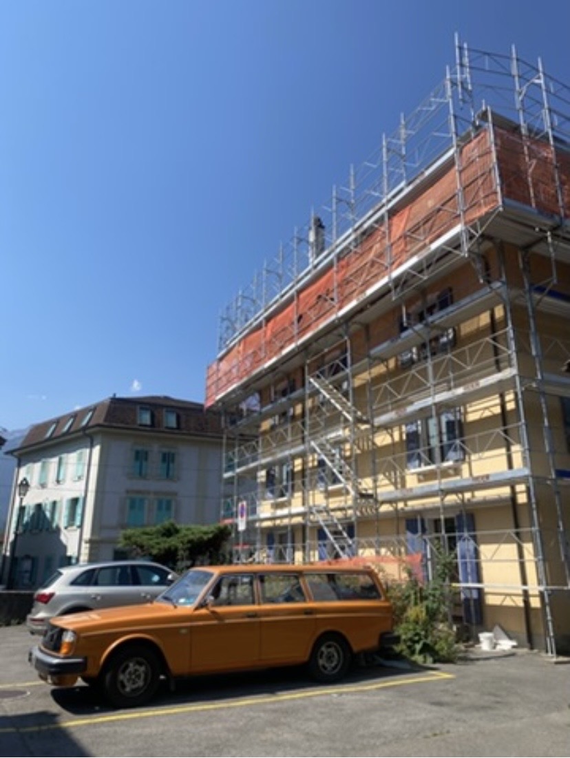 Street view of renovation work at Rue Centrale